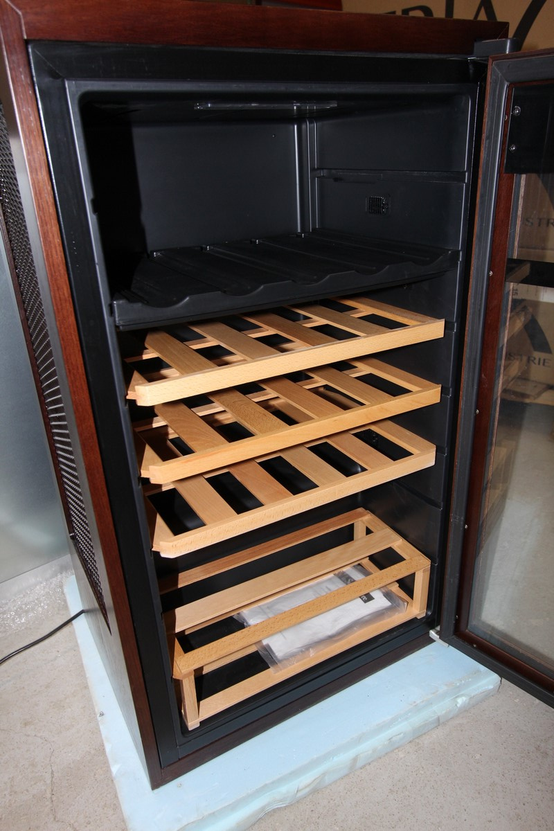 Двухзонный винный шкаф, LaSommeliere модель LS34.2Z/wood с уценкой(10%)
