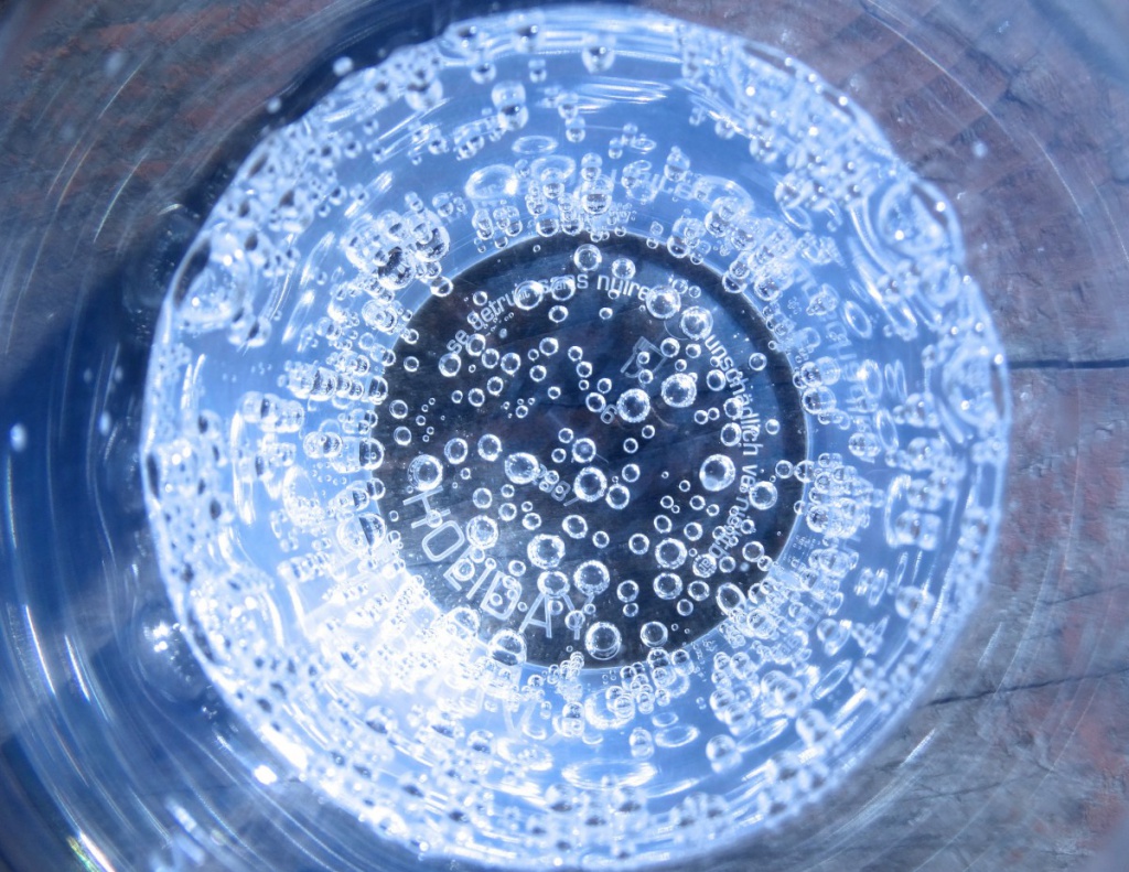 trinkbecher_drinking_water_carbonic_acid_air_bubbles-926660.jpg trinkbecher_drinking_water_carbonic_acid_air_bubbles-926660.jpg