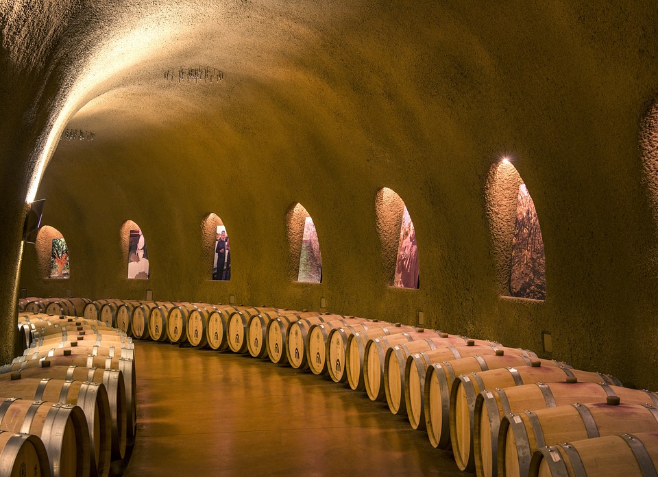 wine-cellars-808175_960_720.jpg