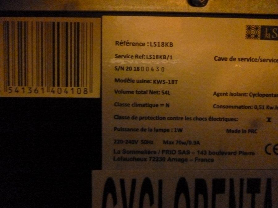 Монотемпературный винный шкаф, LaSommeliere модель LS18KB с уценкой(50%)№201800430 Монотемпературный винный шкаф, LaSommeliere модель LS18KB с уценкой(50%)№201800430