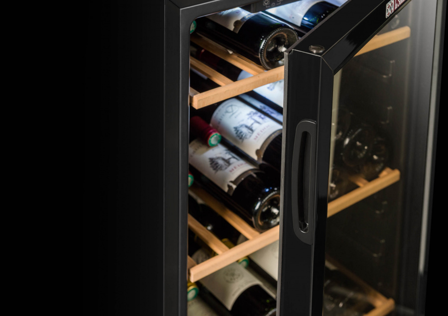 Монотемпературный винный шкаф, LaSommeliere модель SLS106