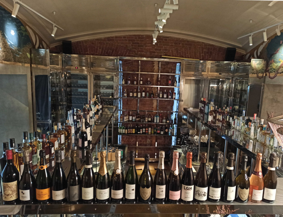 Винный шкаф CLSt1 из зеркальной нержавеющей стали,однозонный (1600х600х3350)