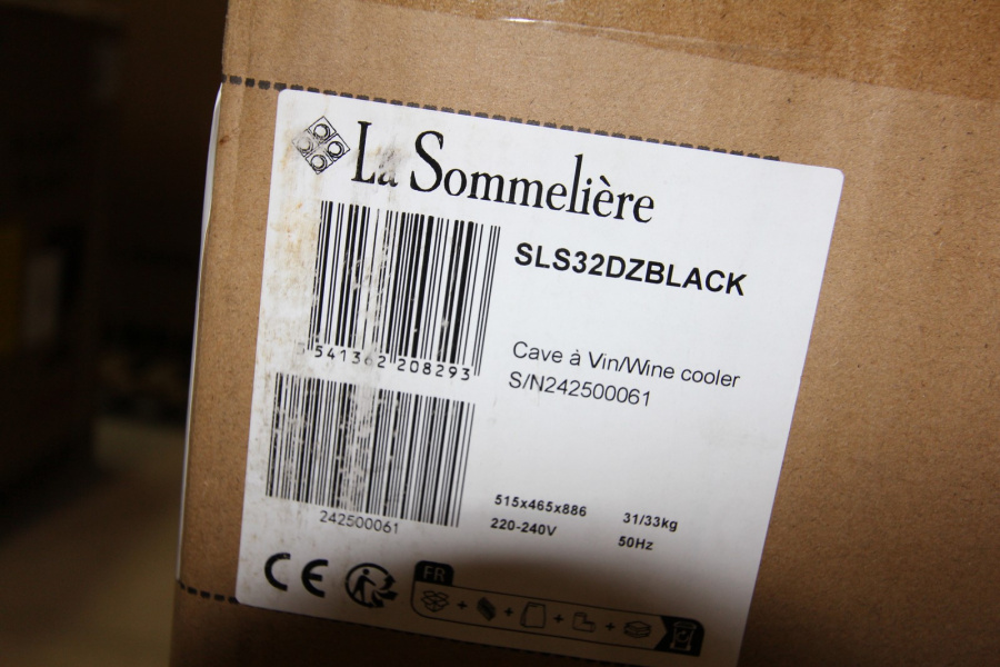 Двухзонный винный шкаф, LaSommeliere модель SLS32DZBLACK с уценкой(20%)№242500061 