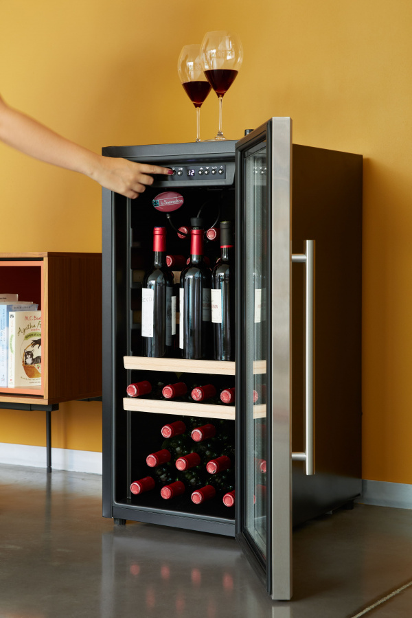 Монотемпературный  шкаф, LaSommeliere модель LS38A