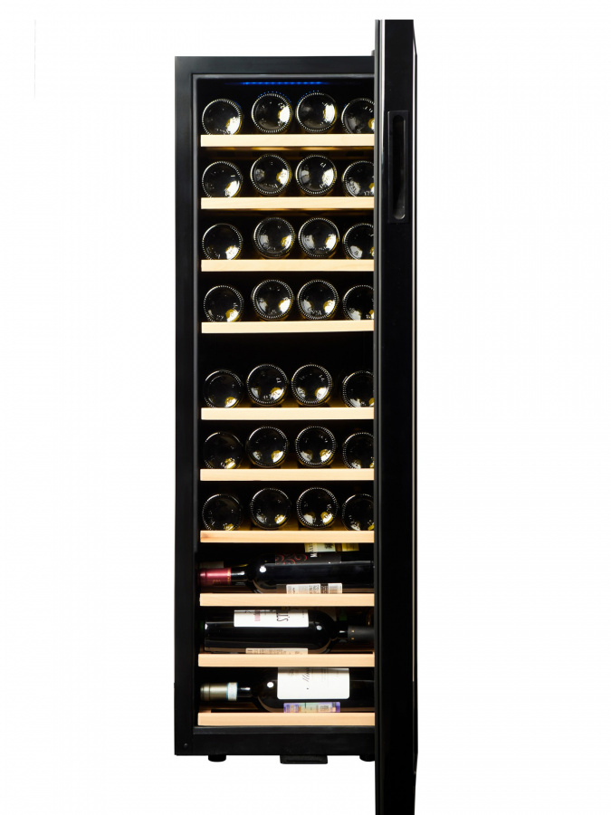 Однозонный винный шкаф Vinosafe модель VSF38AM
