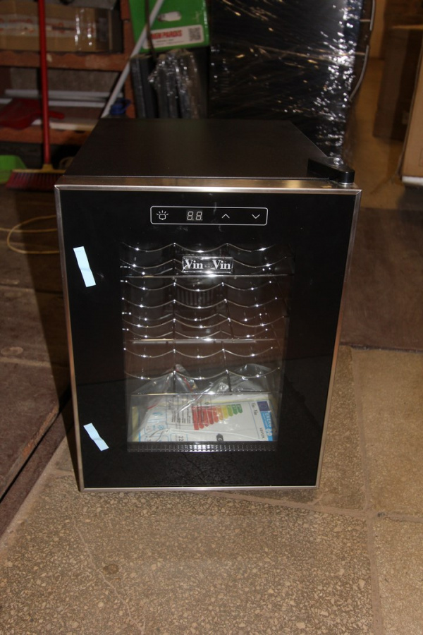 Винный шкаф Climadiff VSV12K уценка (50%) 201212720142