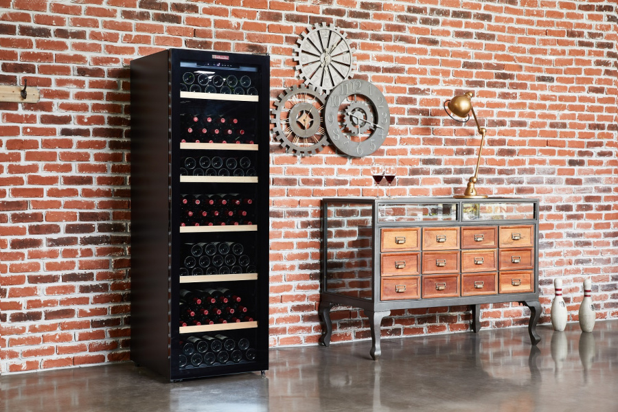 Монотемпературный винный шкаф, LaSommeliere модель CTV249 Монотемпературный винный шкаф, LaSommeliere модель CTV249