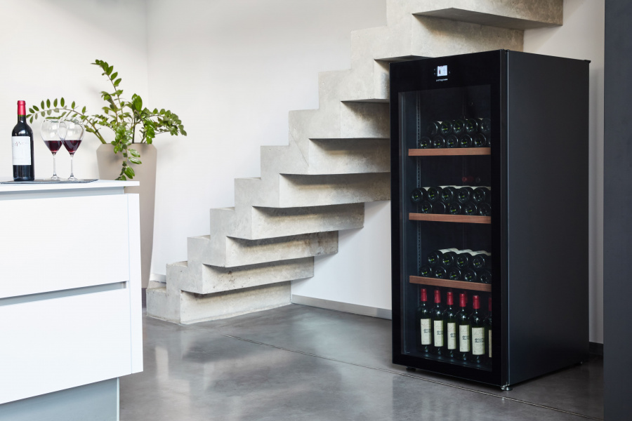 Мультитемпературный винный шкаф, Avintage модель DVP180G Мультитемпературный винный шкаф, Avintage модель DVP180G