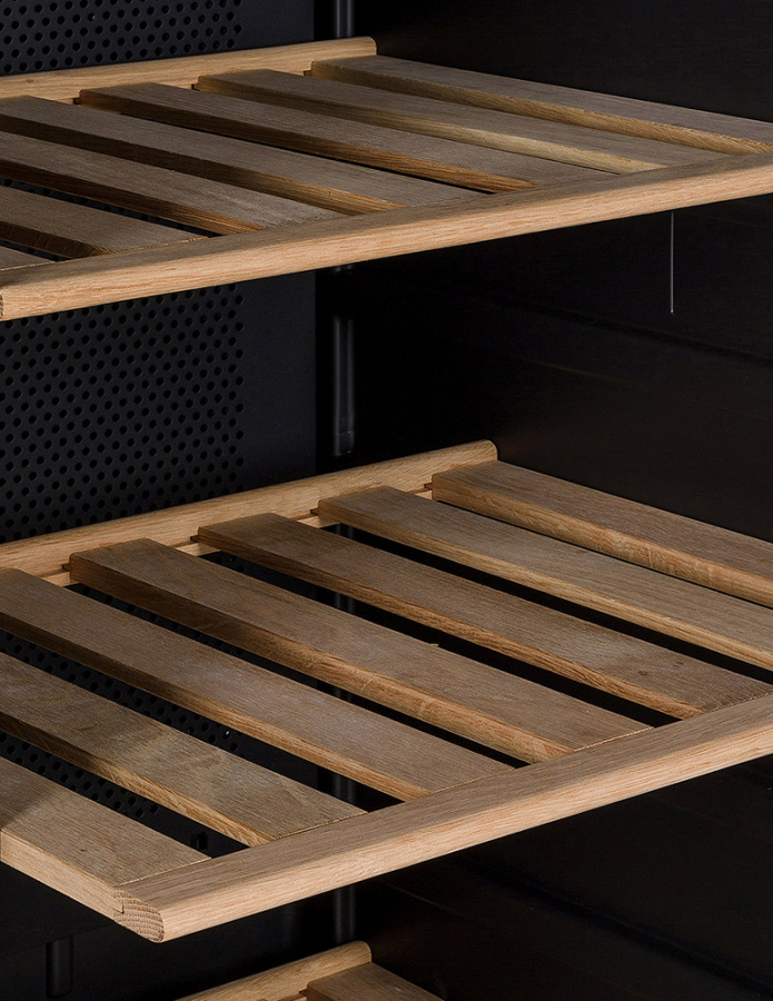 Мультитемпературный винный шкаф, LaSommeliere модель VIP185