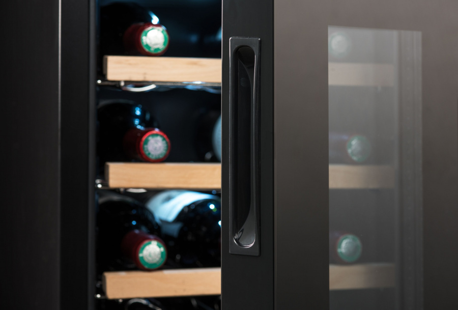 Монотемпературный винный шкаф, LaSommeliere модель LS18SILENCE Монотемпературный винный шкаф, LaSommeliere модель LS18SILENCE