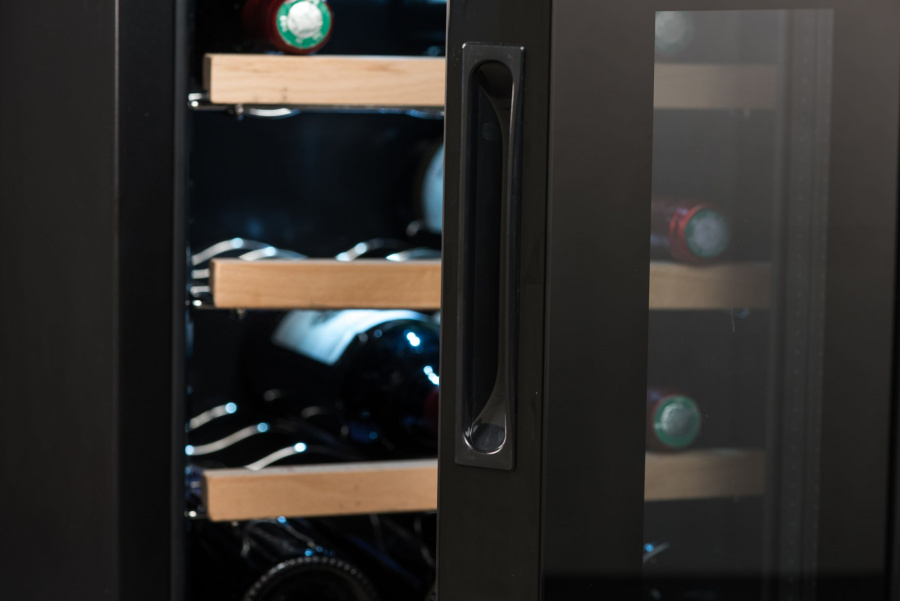 Монотемпературный винный шкаф, LaSommeliere модель LS28SILENCE