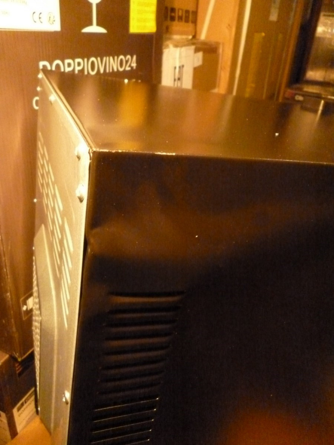 Монотемпературный винный шкаф, LaSommeliere модель LS18KB с уценкой(50%)№201800430 Монотемпературный винный шкаф, LaSommeliere модель LS18KB с уценкой(50%)№201800430