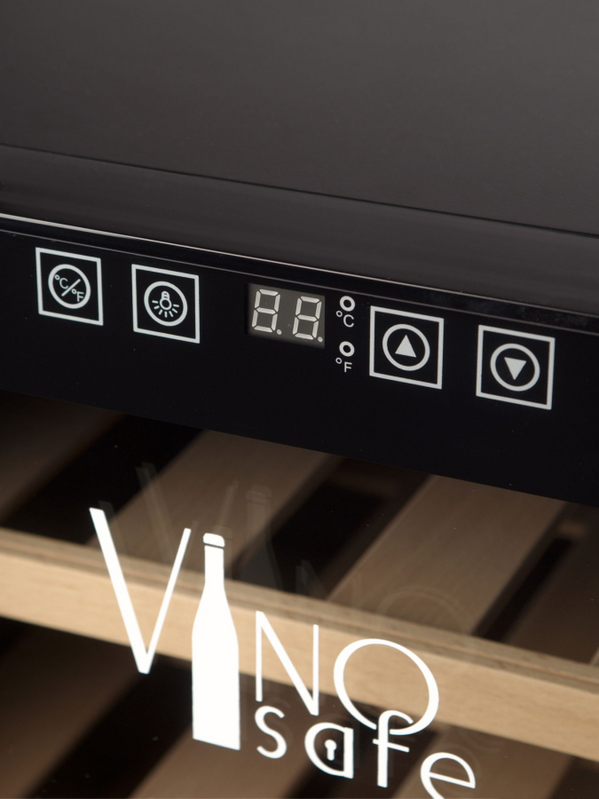 Однозонный винный шкаф Vinosafe модель VSF16AM