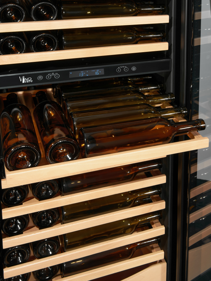 Двухзонный винный шкаф Vinosafe модель VSN110BD