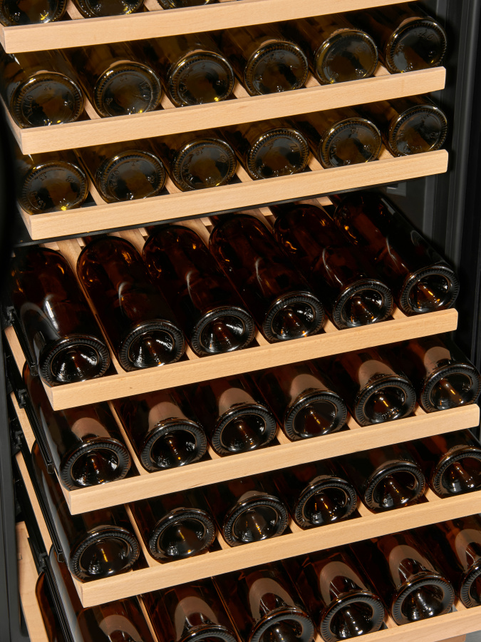 Двухзонный винный шкаф Vinosafe модель VSN99AD Двухзонный винный шкаф Vinosafe модель VSN99AD