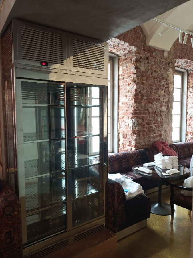 Шкаф №5 для воды из зеркальной нержавеющей стали, однозонный, двери откатные (1180х600х2540)