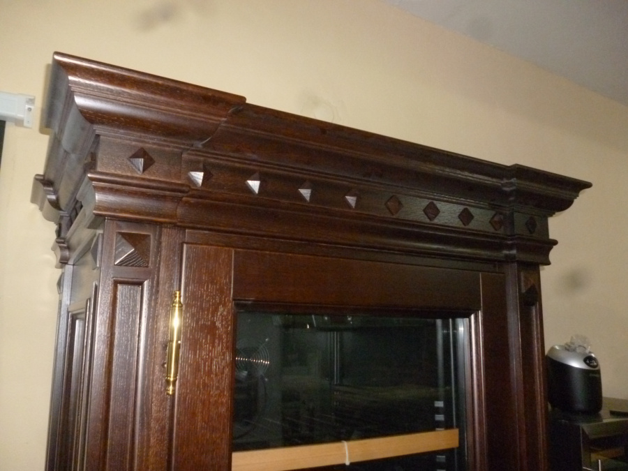 Мультитемпературный/монотемпературный винный шкаф Climadiff CLPG182 в дереве, S/N 143500007 Мультитемпературный/монотемпературный винный шкаф Climadiff CLPG182 в дереве, S/N 143500007