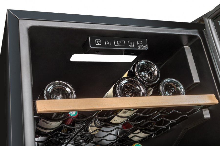 Монотемпературный винный шкаф, LaSommeliere модель CTPNE147E