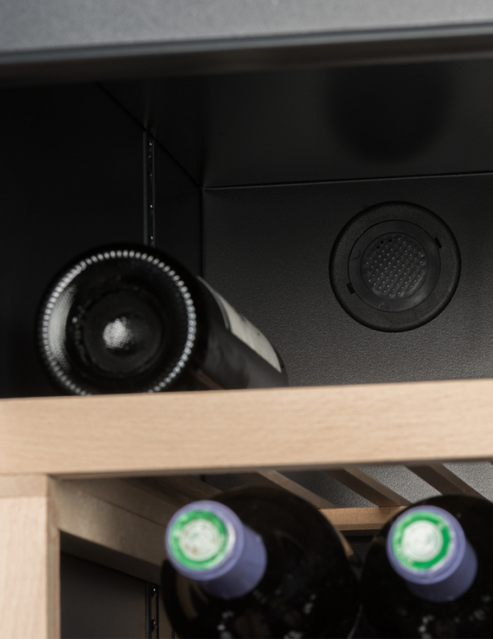 Монотемпературный винный шкаф, LaSommeliere модель VIP330PBLACK