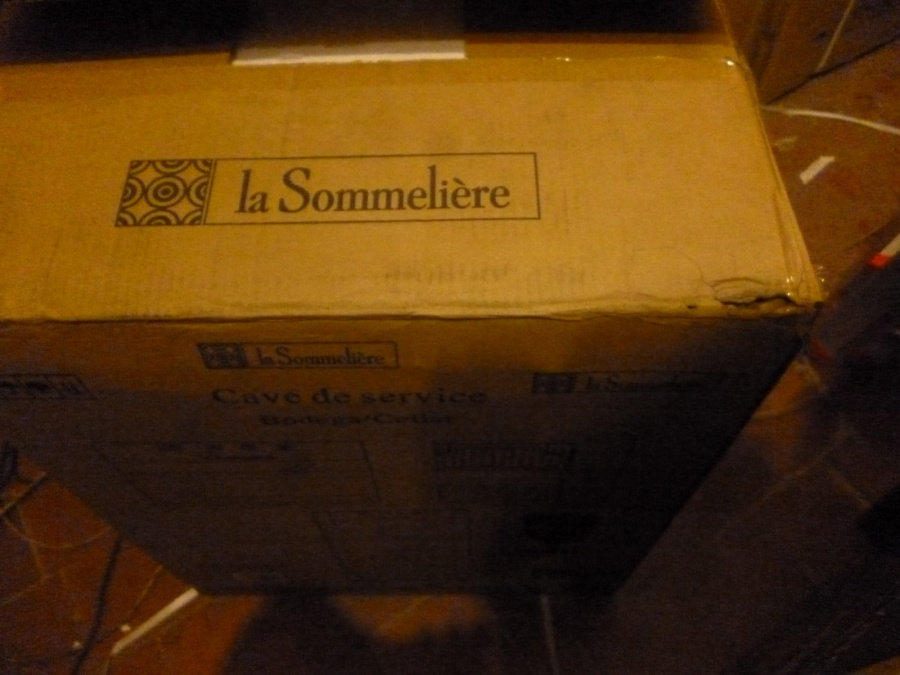 Монотемпературный винный шкаф, LaSommeliere модель LS18KB с уценкой(50%)№201800430 Монотемпературный винный шкаф, LaSommeliere модель LS18KB с уценкой(50%)№201800430