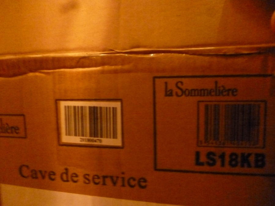 Монотемпературный винный шкаф, LaSommeliere модель LS18KB с уценкой(20%)№201800470