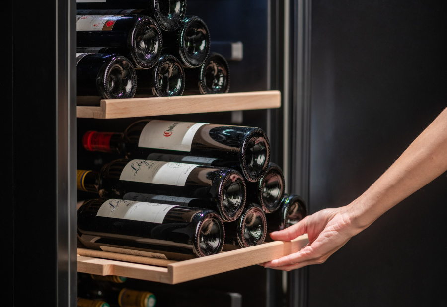 Монотемпературный винный шкаф, LaSommeliere модель CTPNE120E