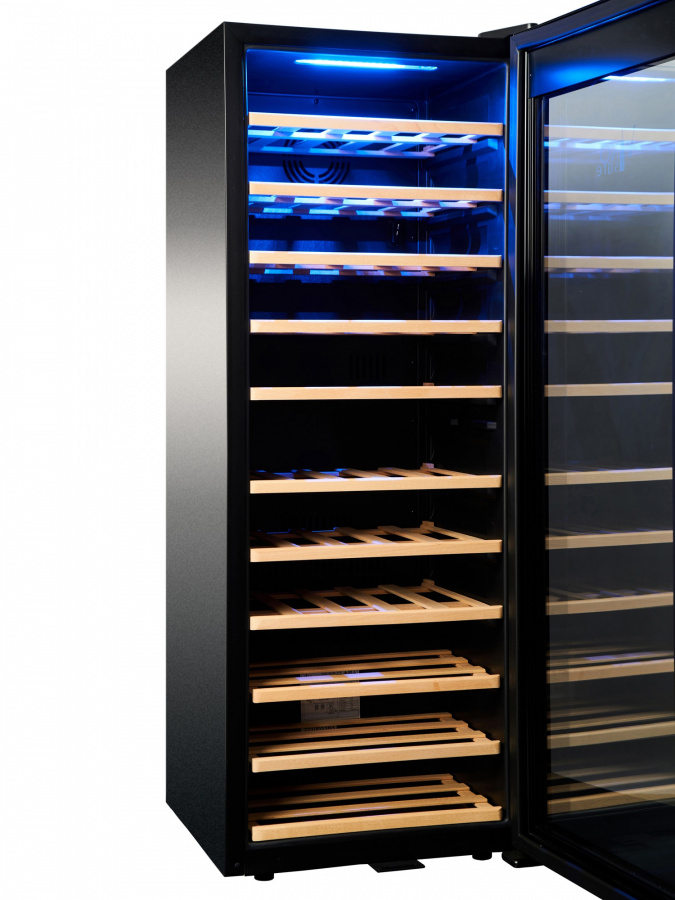 Однозонный винный шкаф Vinosafe модель VSF51AM