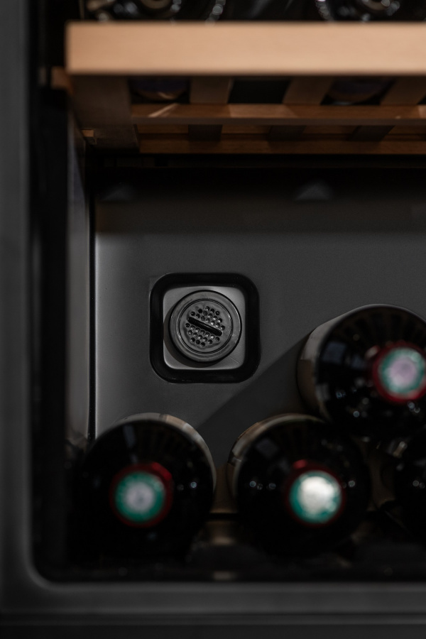 Монотемпературный винный шкаф, LaSommeliere модель CTPNE120E